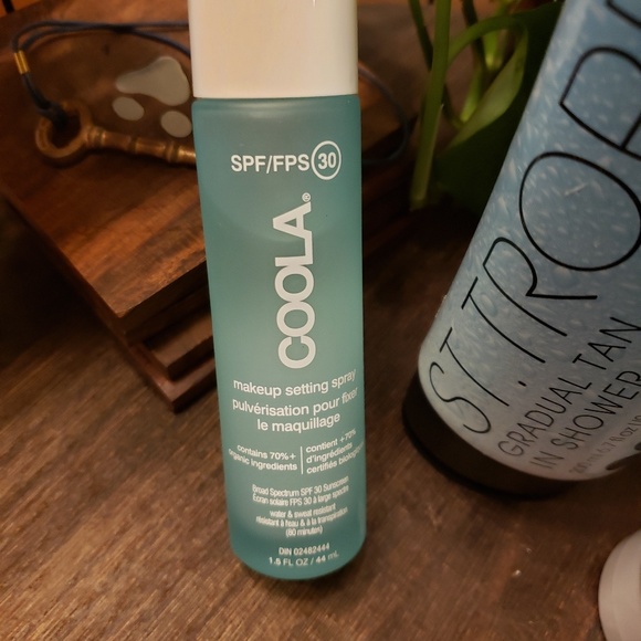 SOLD 🎉 Skincare Bundle Brand New - Picture 2 of 5